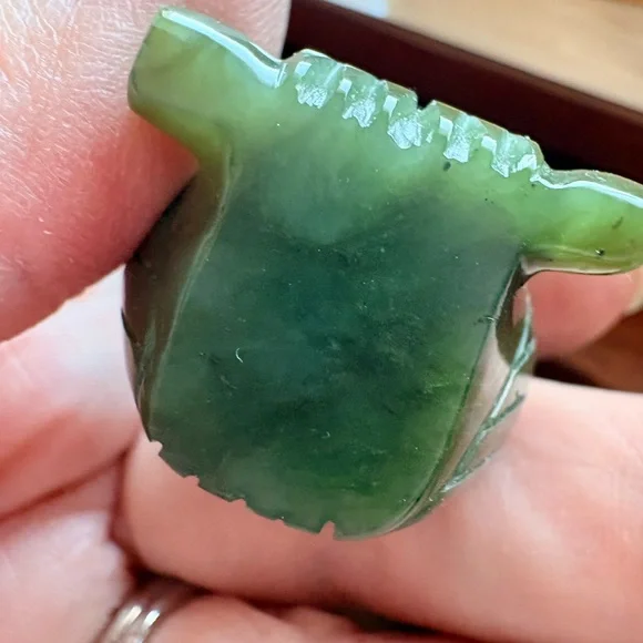 Cassiar Mountain Jade Owl Figurine - Picture 2 of 10